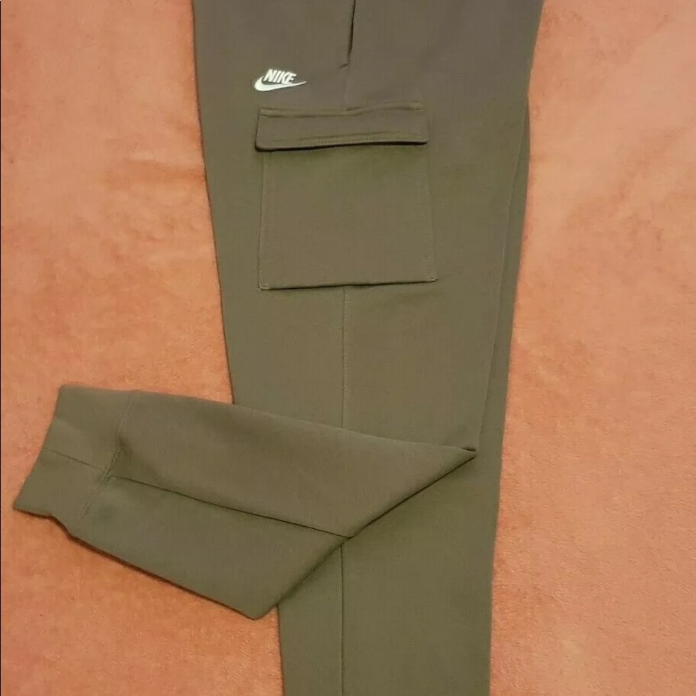 NikeSportswear Club Fleece Men's Cargo Pants Olive